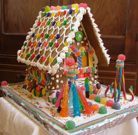 How to Make a Gingerbread House: Tips, Tools, and Recipes for a Candy ...